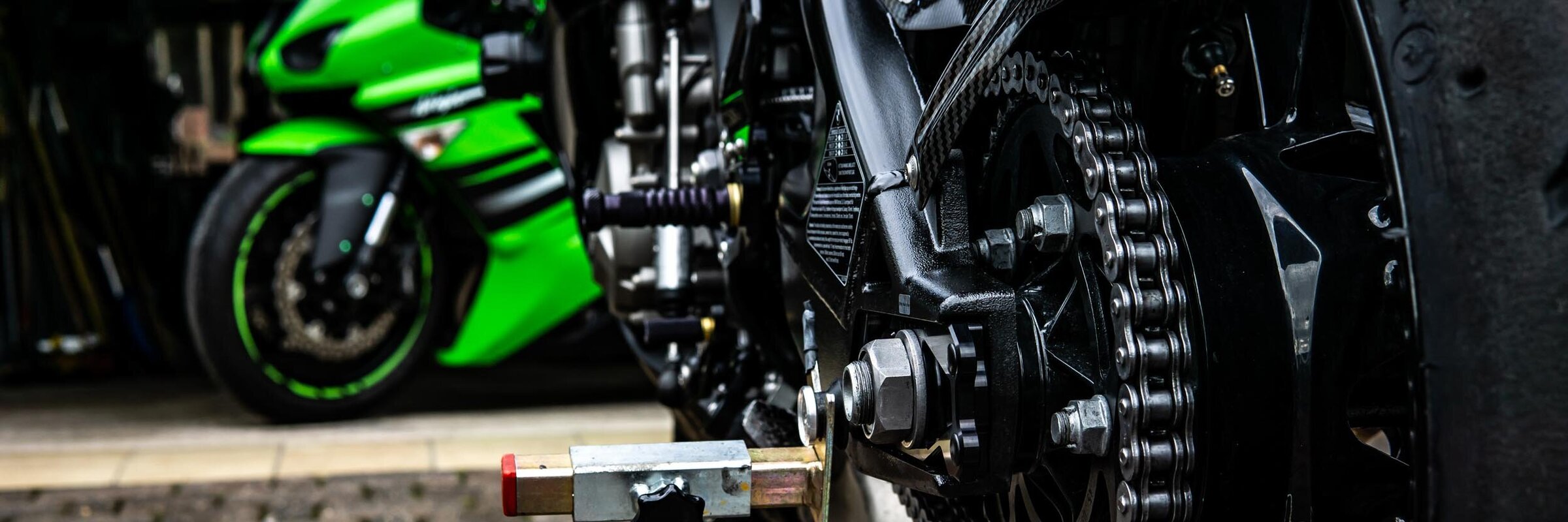 Dr. Wack S100 - produse premium de intretinere lant moto
