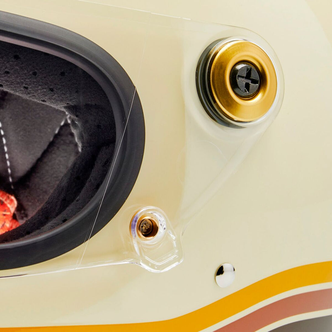 010116593_04.jpg - Extra