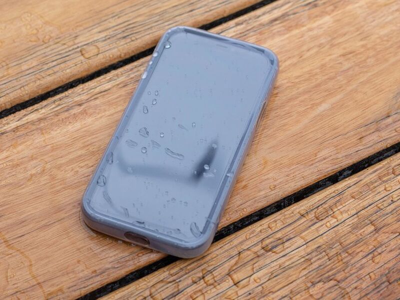 Husă de ploaie (Poncho) Quad Lock® pentru iPhone 12 / 12 Pro