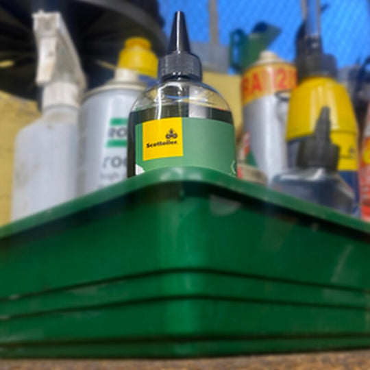 SCOTTOILER Biodegradable Green Lubricant For Chain Lubrication Systems - 250ml bottle - Extra