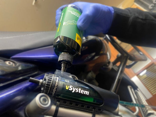 SCOTTOILER Biodegradable Green Lubricant For Chain Lubrication Systems - 250ml bottle 