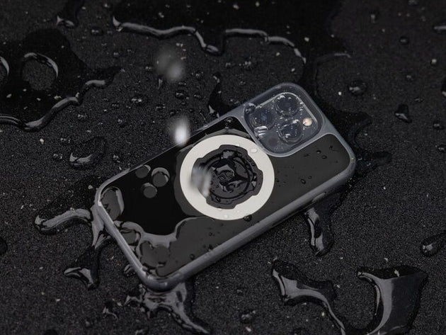 Husă de ploaie (Poncho) Quad Lock® pentru iPhone 15 Pro / MAG