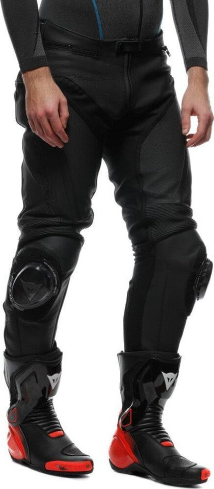 12_pantaloni-moto-piele-delta-4-perf-black-black-25.jpg
