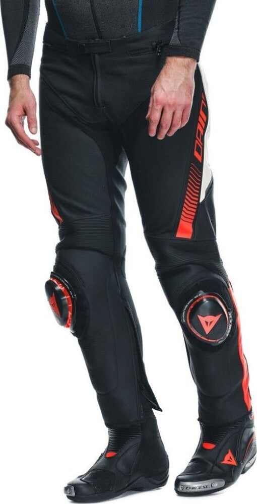 12_pantaloni-moto-piele-super-speed-perf-black-white-red-fluo-25.jpg