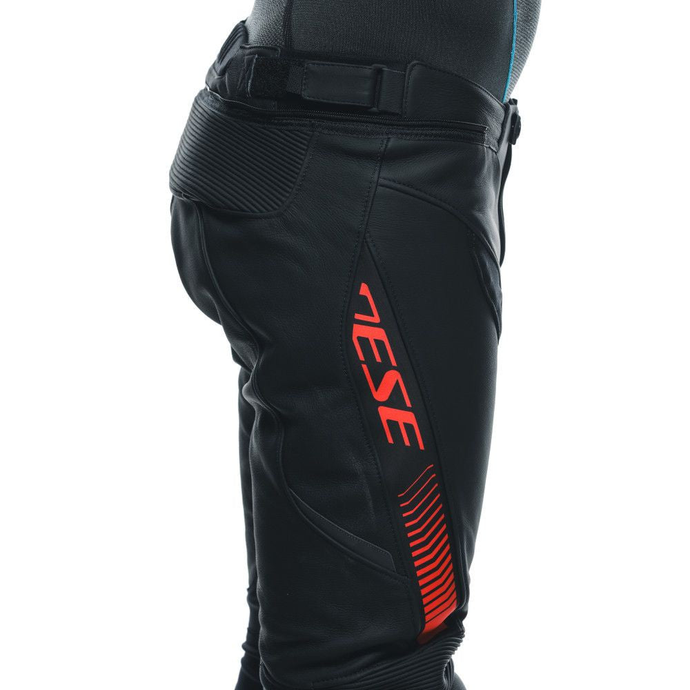 17_pantaloni-moto-piele-super-speed-black-red-fluo-25.jpg