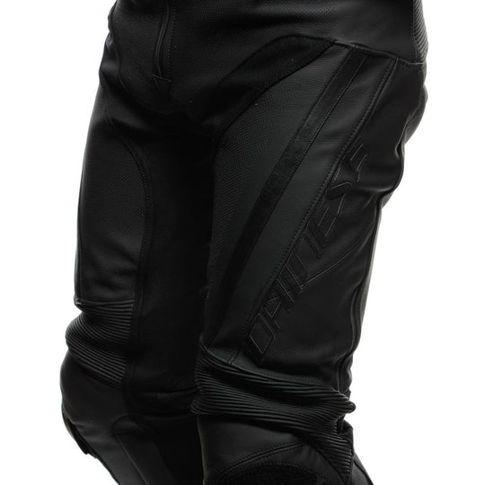 18_pantaloni-moto-piele-delta-4-perf-black-black-25.jpg