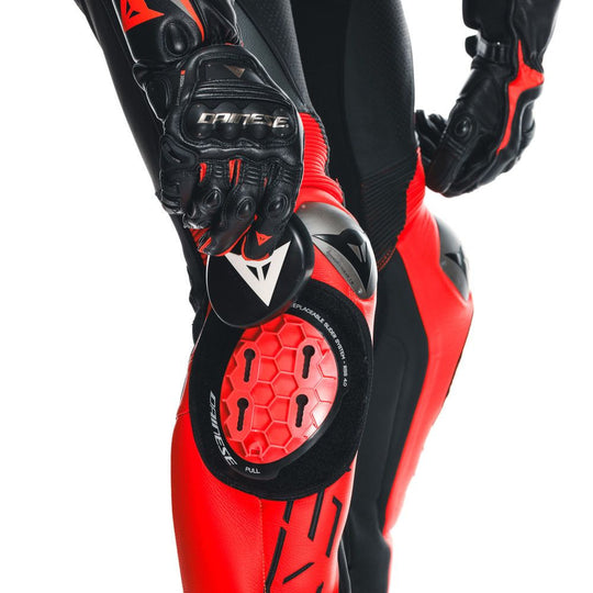 25_combinezon-moto-piele-audax-d-zip-1pc-perf-black-red-fluo-anthracite-25.jpg