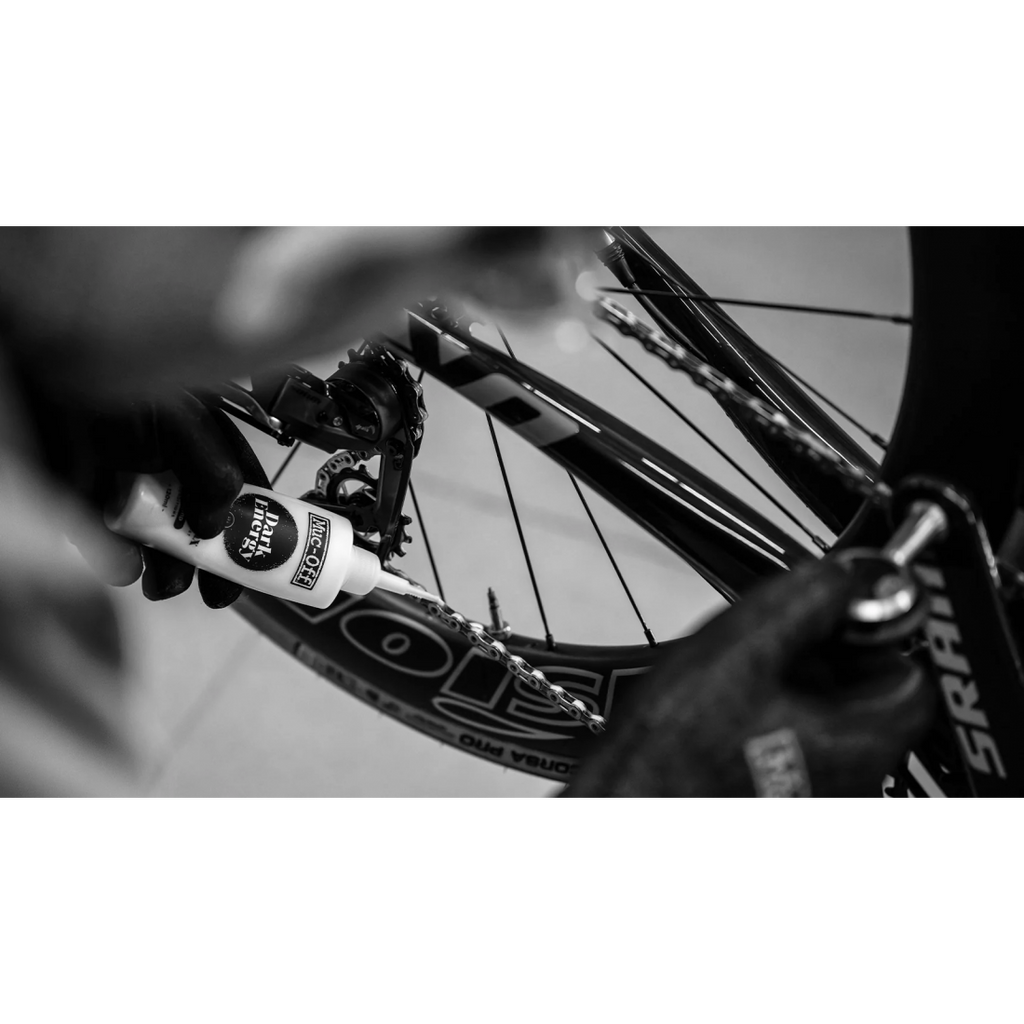 3_ceara-pentru-lant-muc-off-dark-energy-bicycle-chain-wax-5ml-sample.jpg