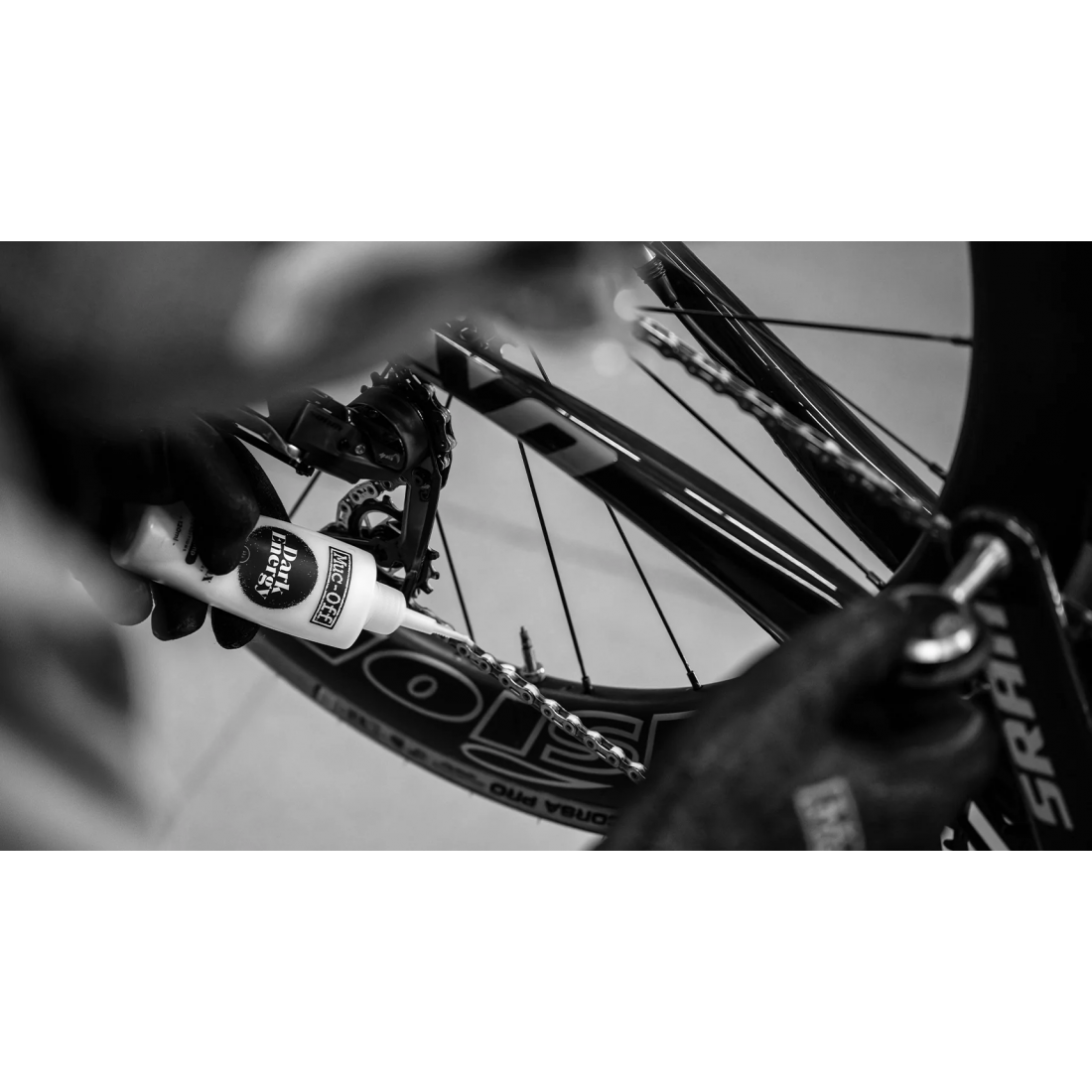 3_ceara-pentru-lant-muc-off-dark-energy-bicycle-chain-wax-5ml-sample.jpg