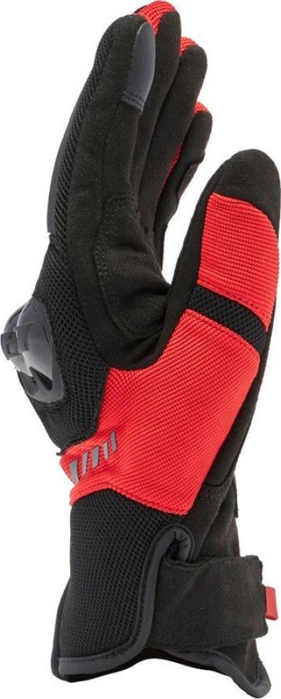 3_manusi-moto-textile-mig-air-3-tex-black-red-lava.jpg