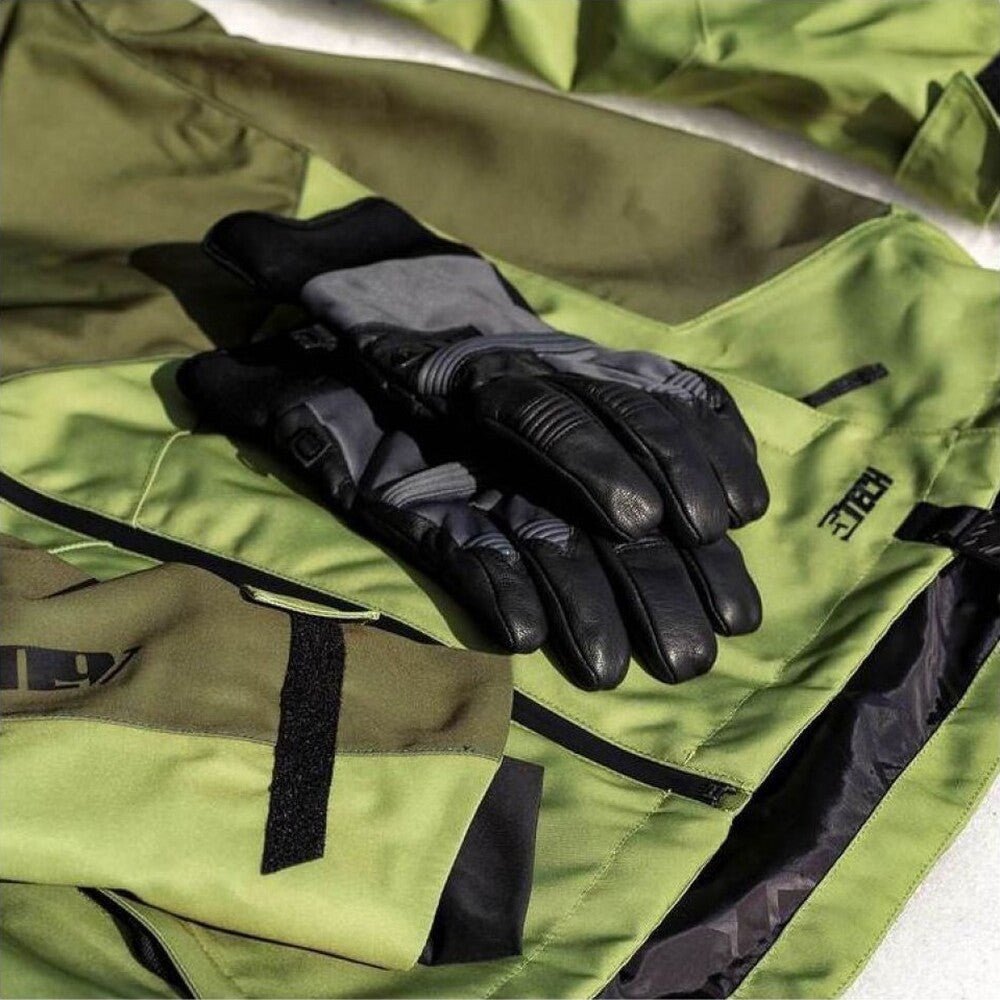 3_manusi-snowmobil-insulated-stoke-black.jpg