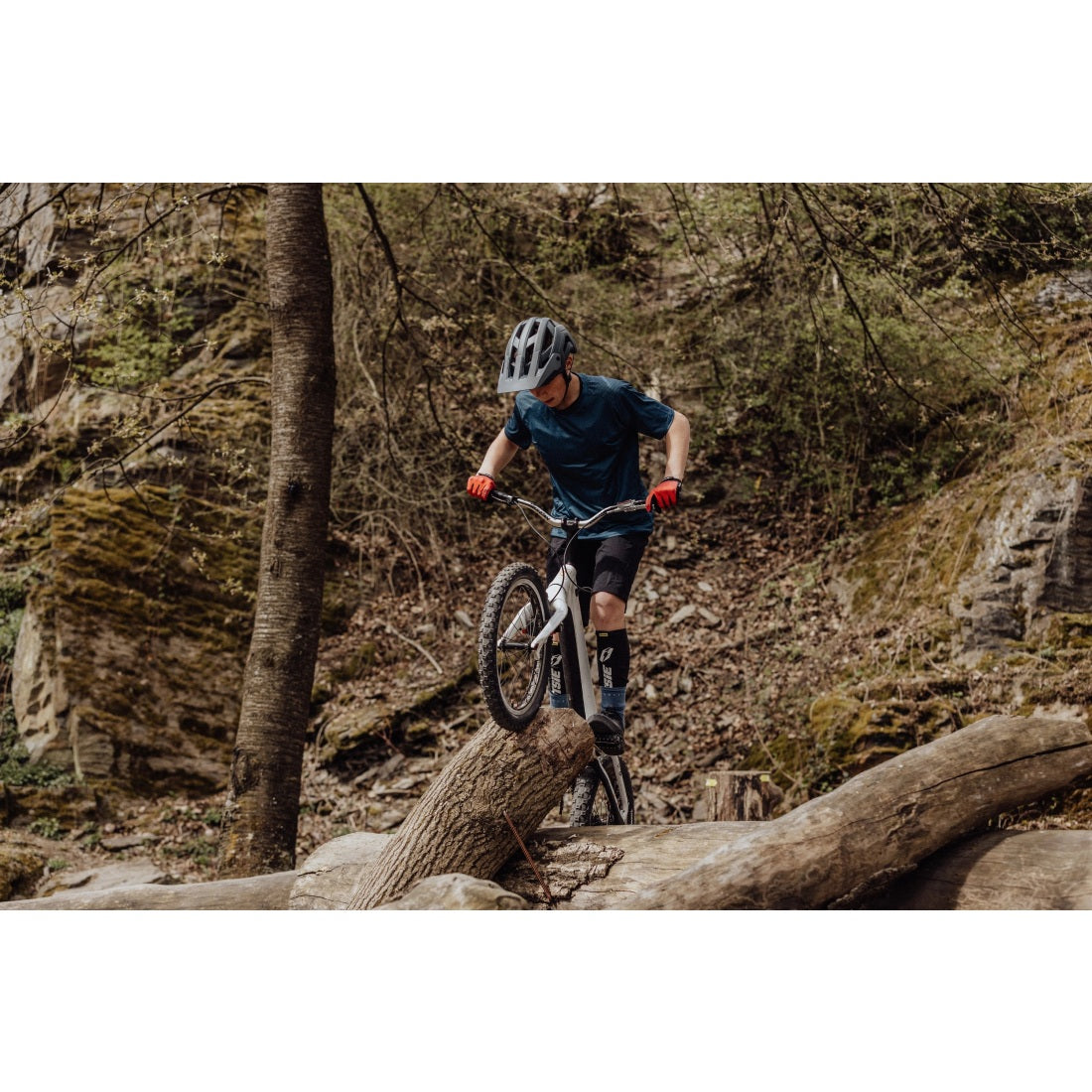 4_casca-force-trail-mtb-antracit-l-xl.jpg