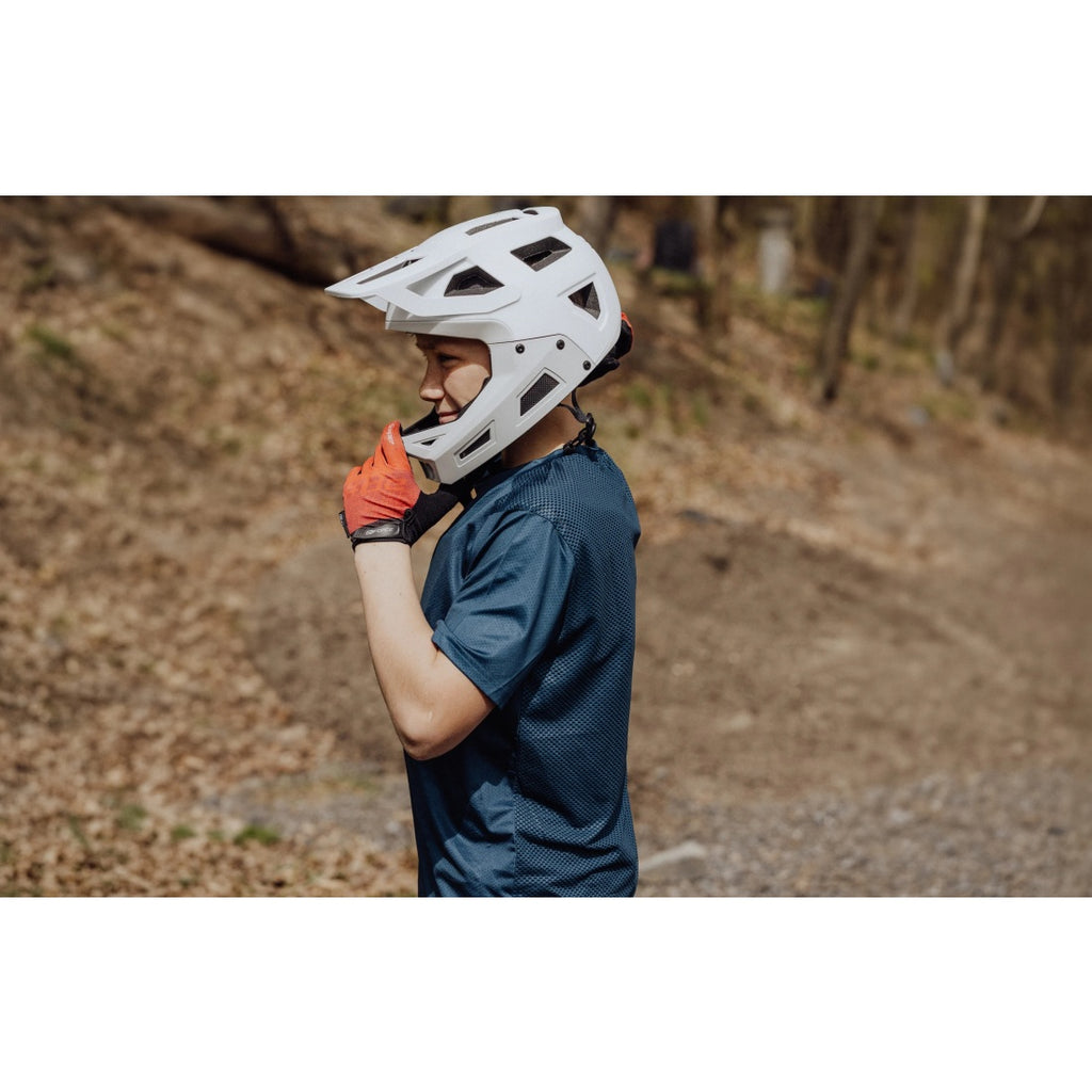 5_casca-force-drop-downhill-alb-gri-l-xl.jpg