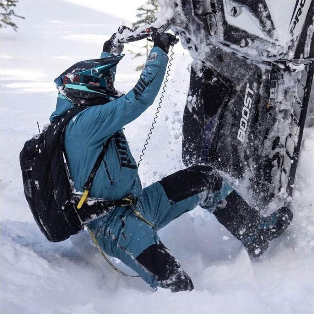 5_casca-snowmobil-altitude-20-carbon-fiber-3k-ece-hi-flow-sharkskin-matt.jpg