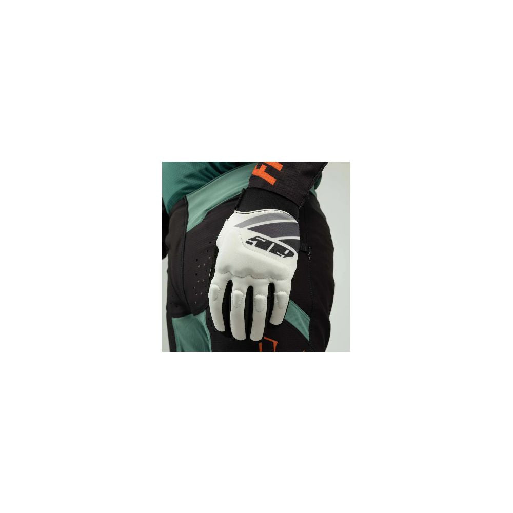 5_manusi-moto-mx-high-5-insulated-graydient-23.jpg