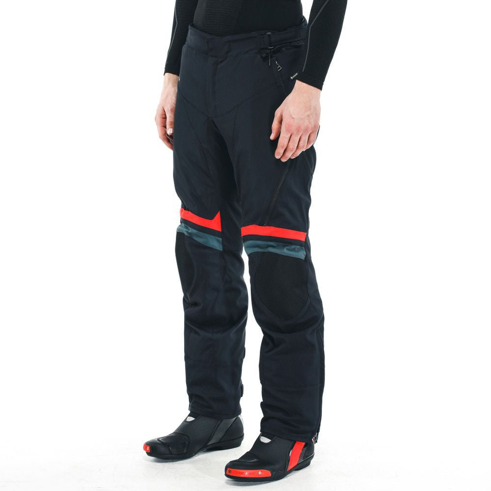 5_pantaloni-moto-textili-touring-carve-master-3-gore-tex-black-lava-red-25.jpg