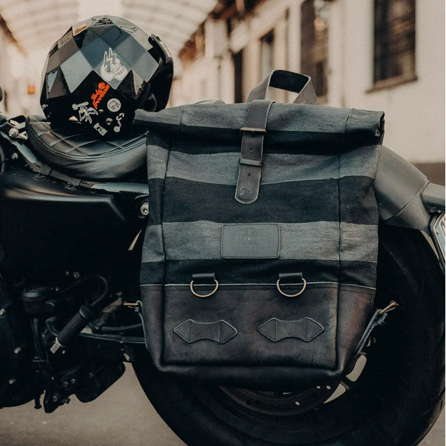 Holy Freedom Back to black backpack