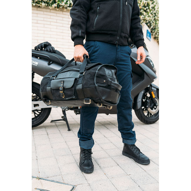 By City Leg bag black