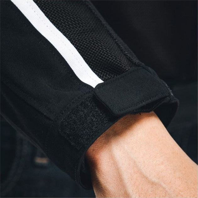 7_geaca-moto-textila-hydraflux-2-air-d-dry-black-charcoal-gray-23.jpg
